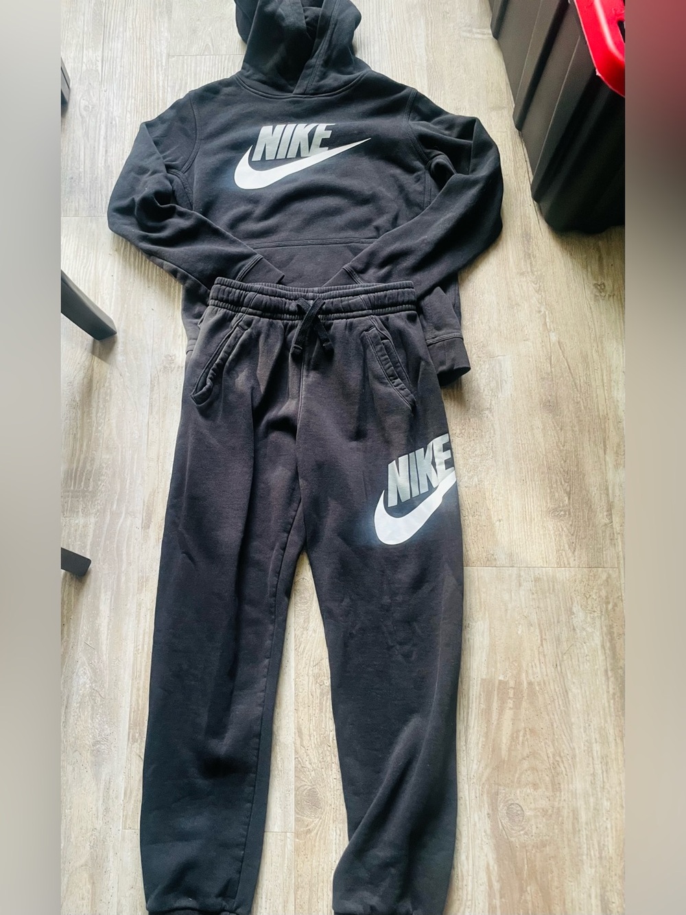 Nike Black Hoodie & Joggers Set with White Logo - Picture 2 of 2